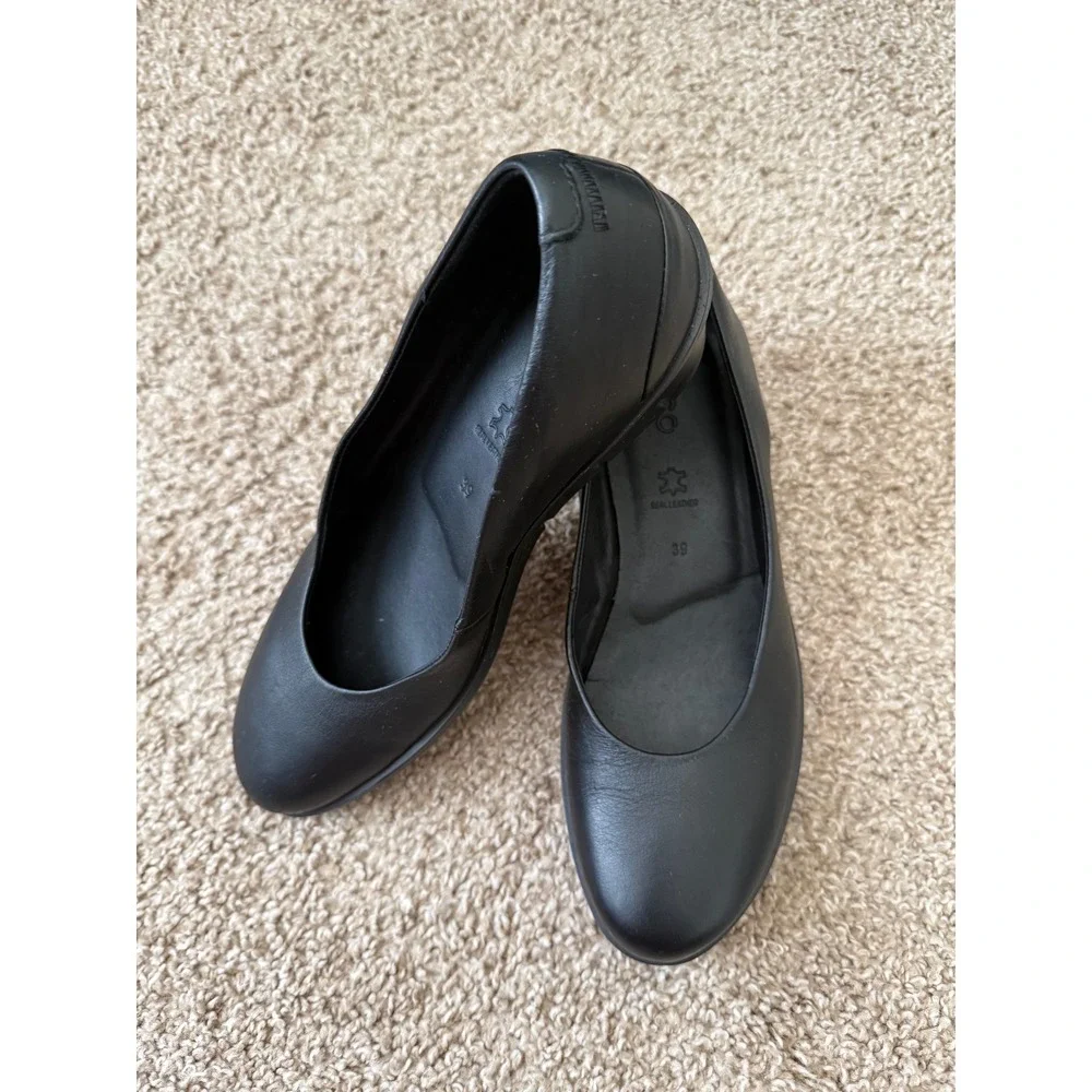 ECCO Women Black Leather Wedge Pumps Round Toe Comfort Shoes Size 39 Preppy